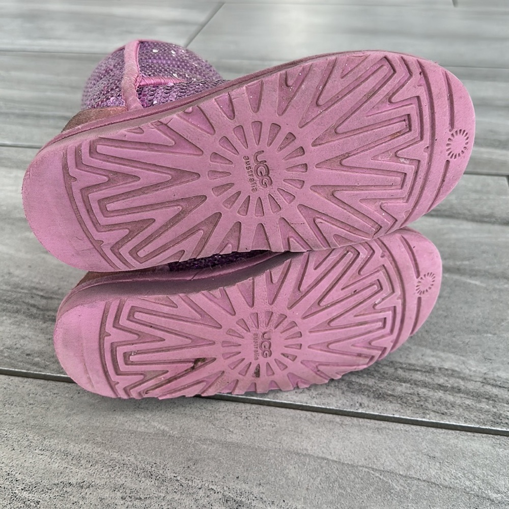 Pink UGG girls 13 - Picture 4 of 5
